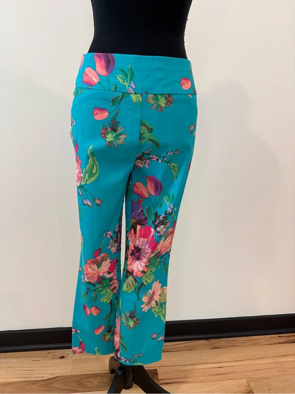 NWT New York & Company Floral 2-Piece Pant Set – Medium